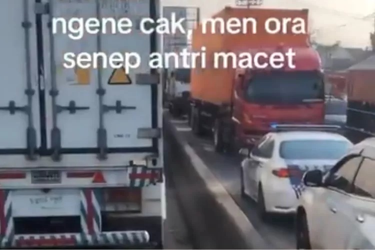 Viral! Detik-Detik Polisi Patwal Lawan Arus di Sayung Demak Dihadang Truk